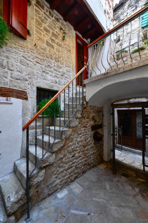 Apartments Salvezani Split Exterior foto